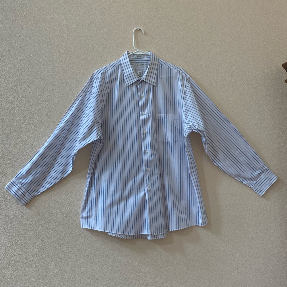 VINTAGE Van Heusen Broadcloth Wrinkle-Free Shirt